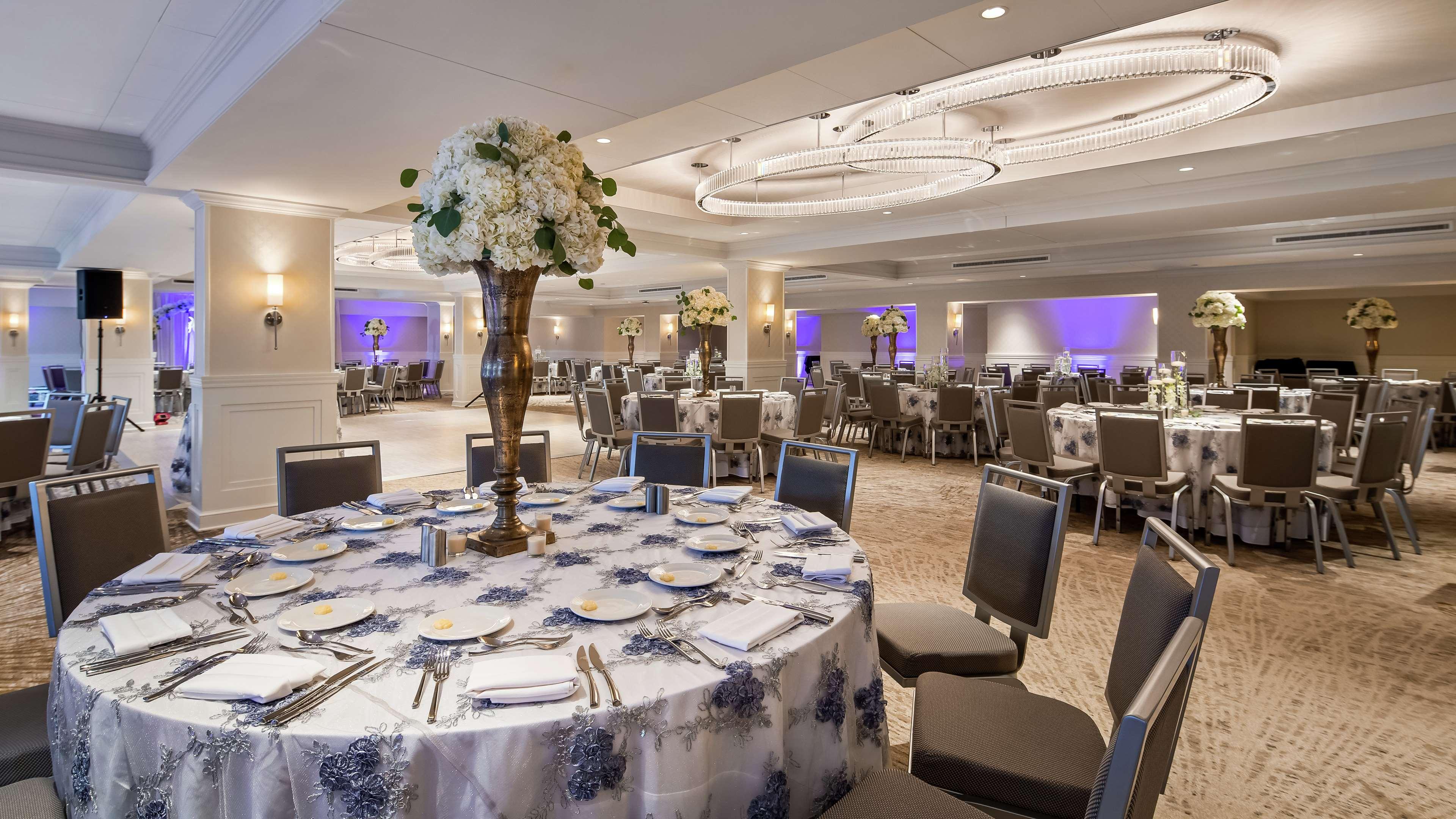 The Kingsley Bloomfield Hills - A Doubletree By Hilton Hotel Exterior foto